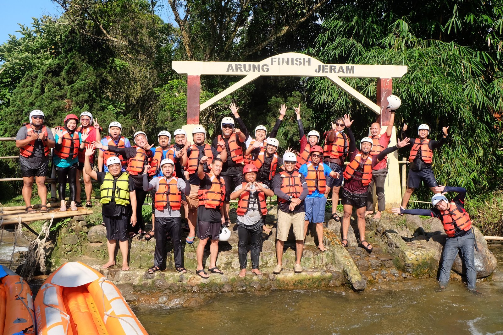 rafting Ciater arung jeram air hangat